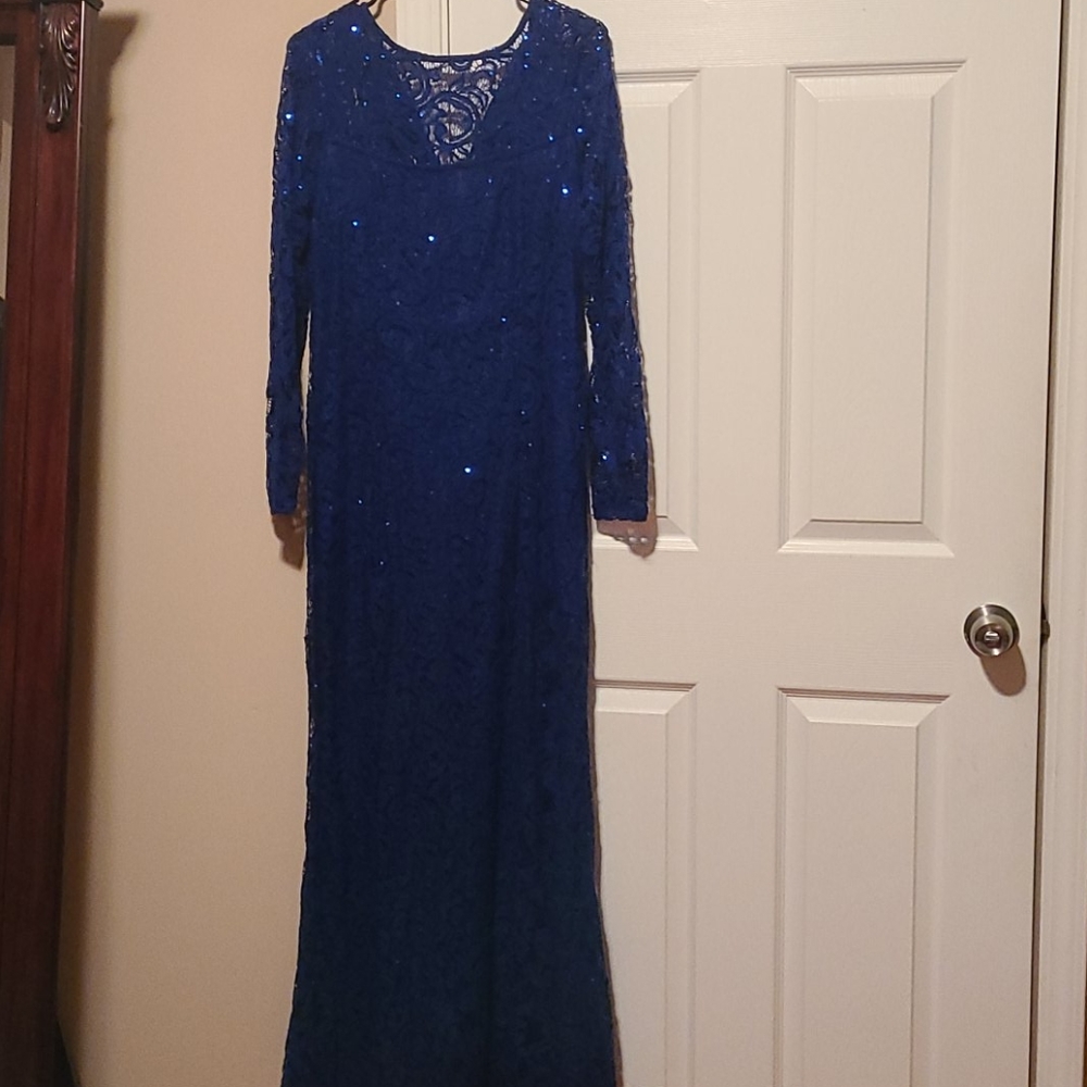 Marina Blue Long Sleeve Lace Sequib Gown Size 14